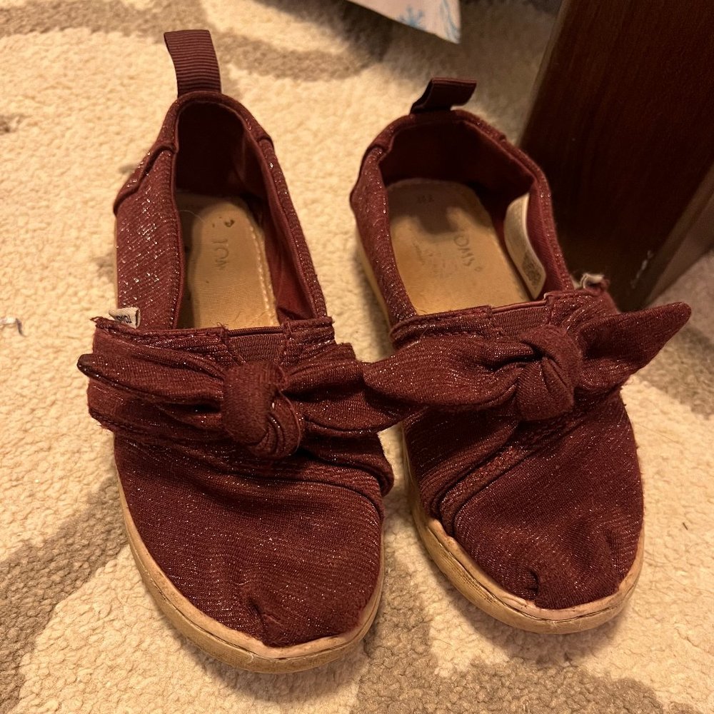 Shimmer Bow Toms Girls size 11